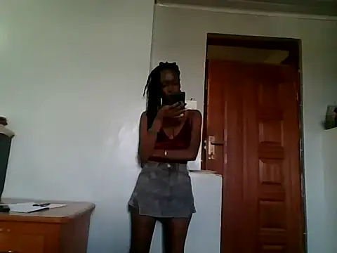 Prettybecs online show from 10-10-25, 07:31