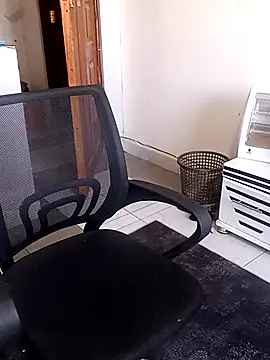 Prettybecs online show from 10-15-25, 11:51