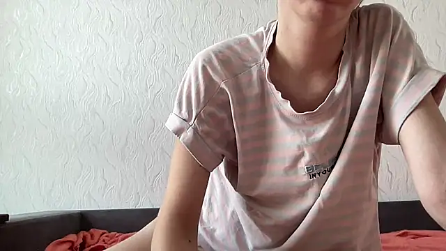 HoneyWiles online show from 07-14-26, 12:55