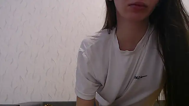 Snapshot of HoneyWiles chatting on 01-11-26, 02:13 HoneyWiles online show from 01-11-26, 02:13