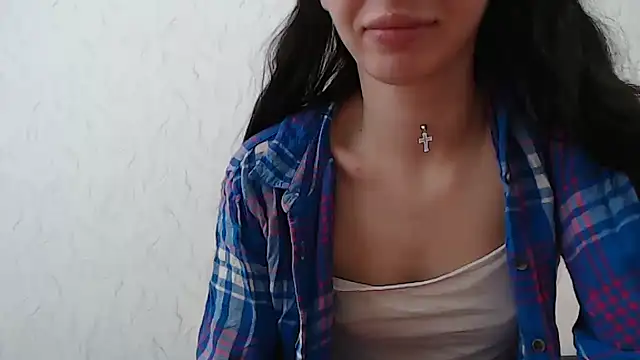 Snapshot of HoneyWiles chatting on 02-13-25, 12:32 HoneyWiles online show from 02-13-25, 12:32