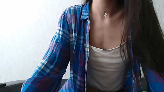 Snapshot of HoneyWiles chatting on 12-13-24, 11:45 HoneyWiles online show from 12-13-24, 11:45