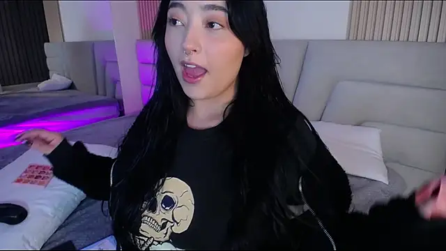 Miss Loise online show from 11-24-25, 04:12