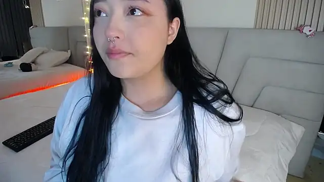 Miss Loise online show from 12-15-25, 02:39