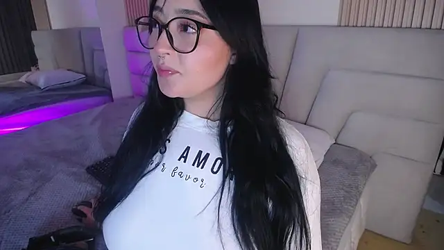 Miss Loise online show from 11-18-25, 05:22