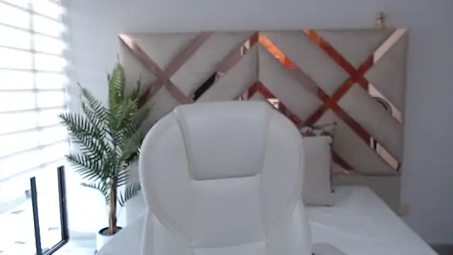 Snapshot of sophia_hadid chatting on 03-22-25, 03:09 sophia hadid online show from 03-22-25, 03:09