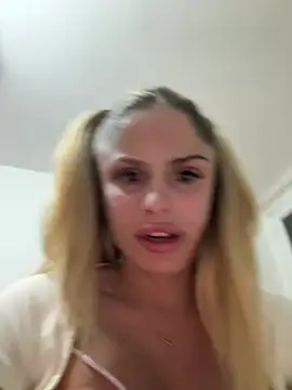 BritneyDimond online show from 12-22-24, 02:27