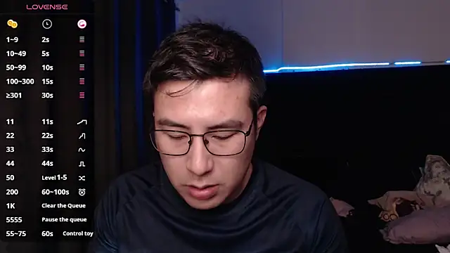 andrewmhilton  online show from 11-08-25, 06:28