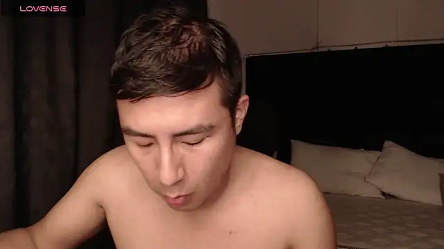 andrewmhilton  online show from 10-03-25, 05:09