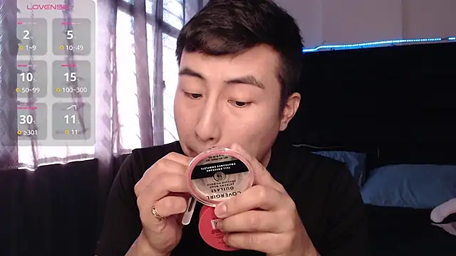 andrewmhilton  online show from 02-10-26, 08:41