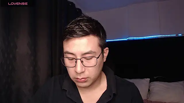 andrewmhilton  online show from 02-12-26, 12:32