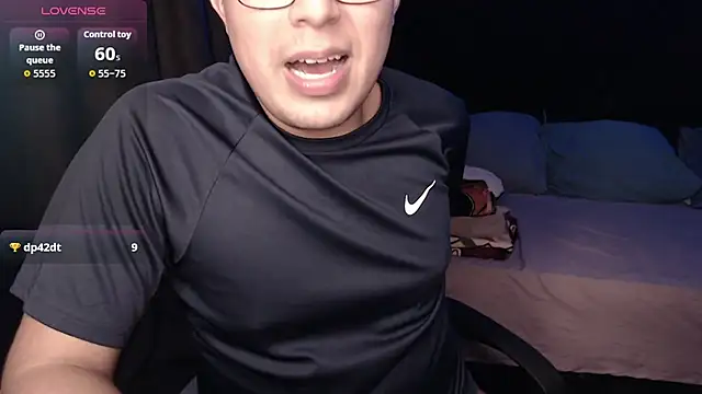 andrewmhilton  online show from 04-10-26, 06:42