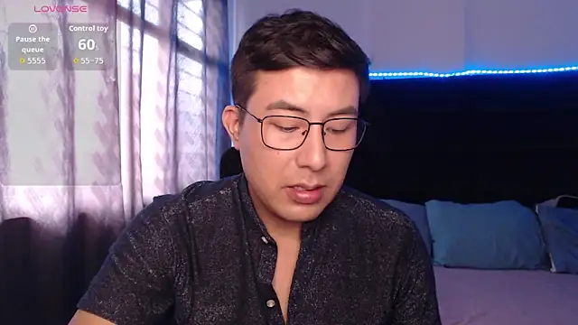 andrewmhilton  online show from 04-02-26, 06:03