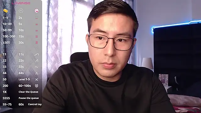 andrewmhilton  online show from 10-06-25, 05:24