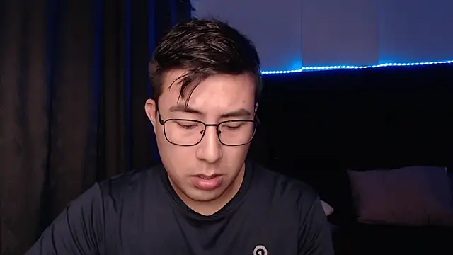 andrewmhilton  online show from 03-27-26, 05:49