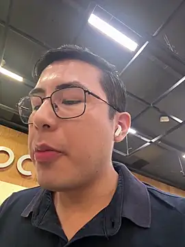 andrewmhilton  online show from 04-15-26, 07:58