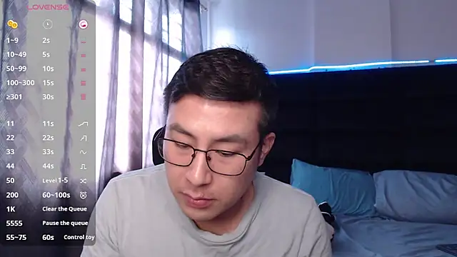 andrewmhilton  online show from 10-28-25, 06:51