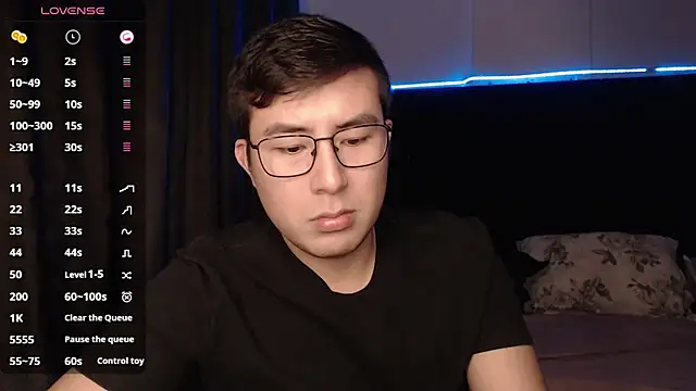 andrewmhilton  online show from 11-19-25, 06:24