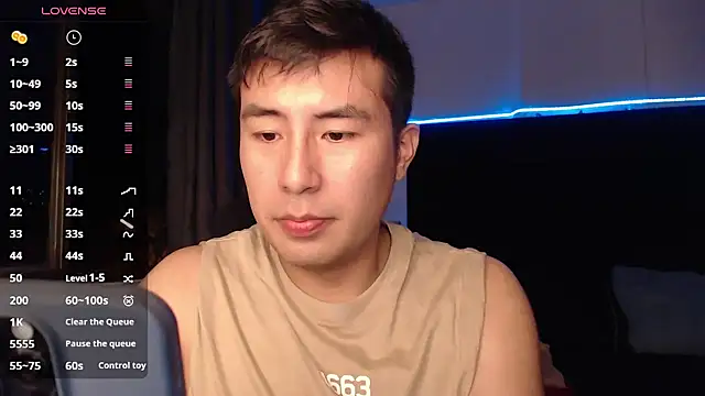 andrewmhilton  online show from 10-06-25, 05:19