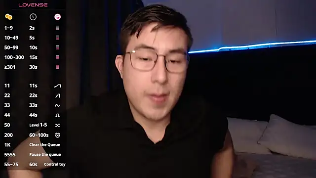 andrewmhilton  online show from 10-04-25, 05:53