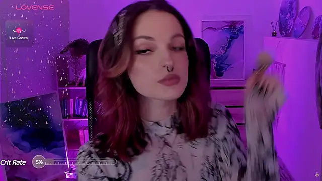 Snapshot of BratzieDarsie chatting on 03-05-25, 11:28 BratzieDarsie online show from 03-05-25, 11:28
