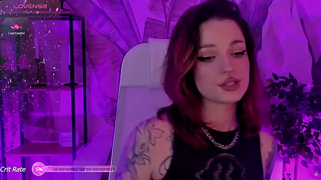 Snapshot of BratzieDarsie chatting on 02-11-25, 02:57 BratzieDarsie online show from 02-11-25, 02:57