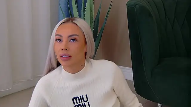 Snapshot of Bailey_Rush chatting on 12-15-25, 06:03 Bailey Rush online show from 12-15-25, 06:03