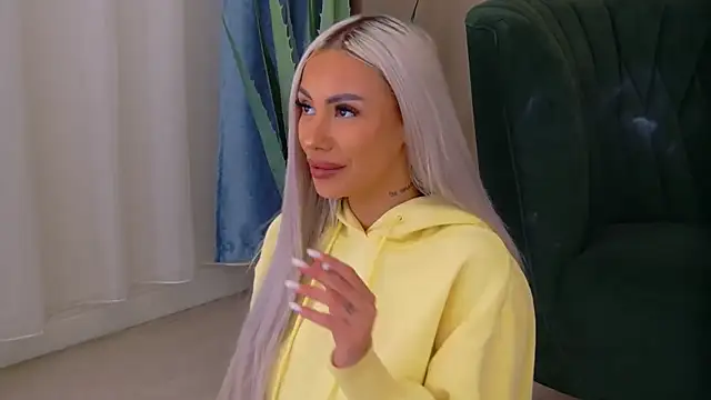 Snapshot of Bailey_Rush chatting on 12-03-25, 04:39 Bailey Rush online show from 12-03-25, 04:39