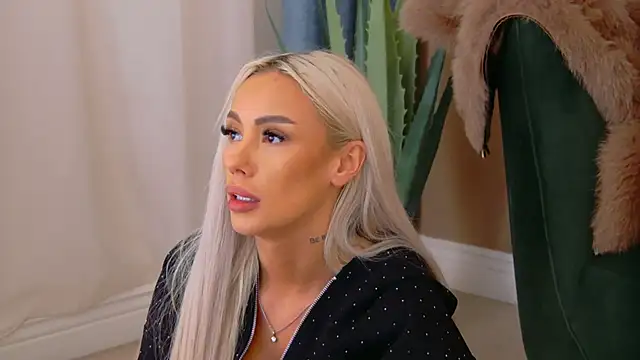 Snapshot of Bailey_Rush chatting on 11-19-25, 05:57 Bailey Rush online show from 11-19-25, 05:57