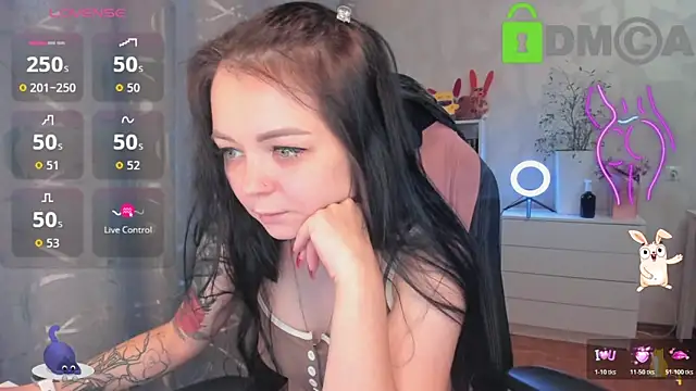 Snapshot of AnnyHoney_ chatting on 10-21-25, 12:04 AnnyHoney online show from 10-21-25, 12:04