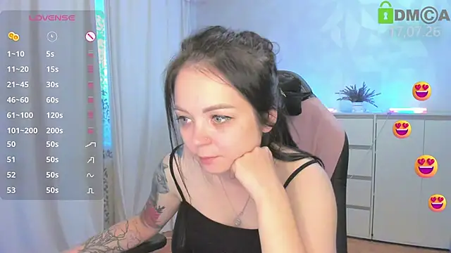 Snapshot of AnnyHoney_ chatting on 07-18-26, 01:30 AnnyHoney online show from 07-18-26, 01:30