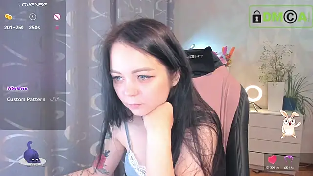 Snapshot of AnnyHoney_ chatting on 09-27-25, 01:39 AnnyHoney online show from 09-27-25, 01:39