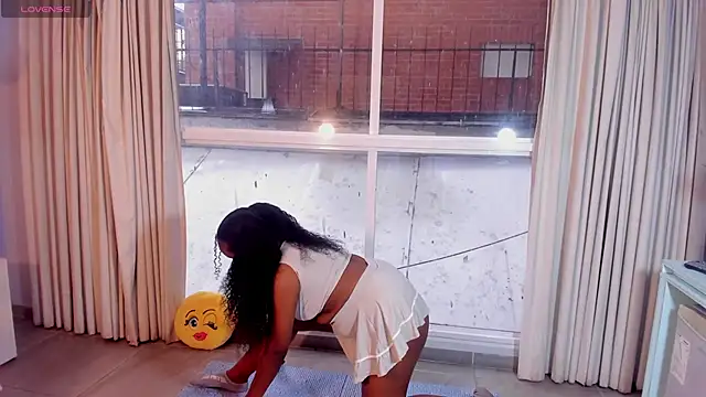 Snapshot of ElizabethBell_ chatting on 02-01-26, 10:08 ElizabethBell online show from 02-01-26, 10:08