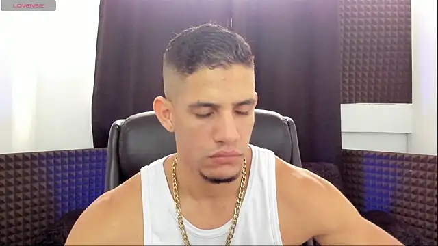 jhonnysnow17 online show from 06-14-26, 05:47