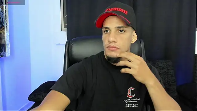 jhonnysnow17 online show from 05-10-26, 11:39
