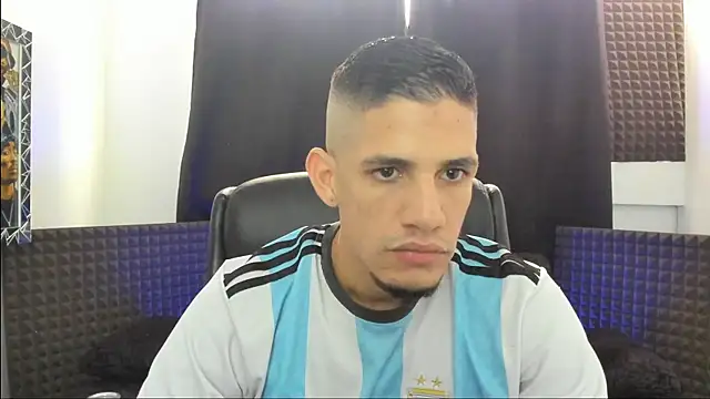 jhonnysnow17 online show from 07-19-26, 07:43