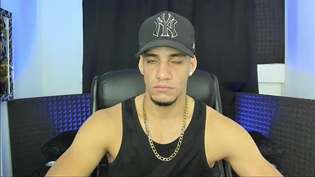jhonnysnow17 online show from 07-05-26, 11:44