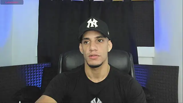 jhonnysnow17 online show from 07-12-26, 01:28