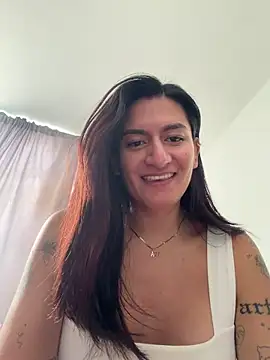 Snapshot of ari_artis chatting on 06-15-26, 06:18 ari artis online show from 06-15-26, 06:18