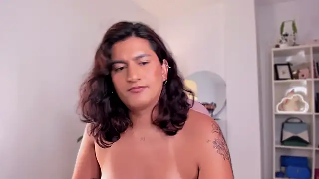 Snapshot of ari_artis chatting on 02-13-25, 07:45 ari artis online show from 02-13-25, 07:45