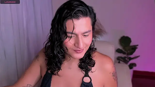 Snapshot of ari_artis chatting on 02-22-25, 06:06 ari artis online show from 02-22-25, 06:06