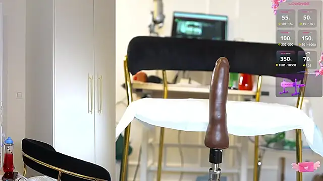 Snapshot of Miss69Ri99 chatting on 03-22-25, 05:41 Miss69Ri99 online show from 03-22-25, 05:41