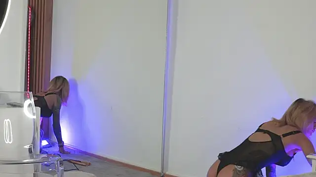 TiffanyMaze online show from 04-10-26, 08:43