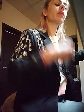 TiffanyMaze online show from 06-01-26, 04:13