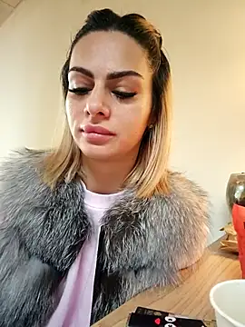 TiffanyMaze online show from 04-06-26, 06:25