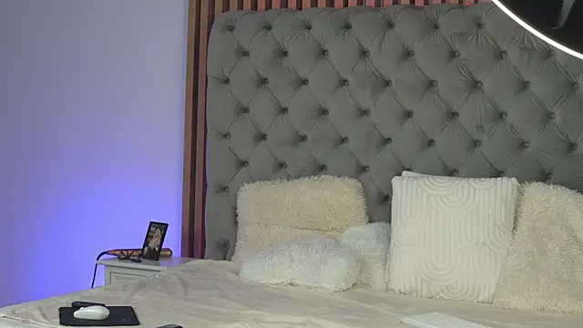 TiffanyMaze online show from 04-29-26, 04:05