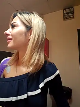 TiffanyMaze online show from 03-12-26, 06:50