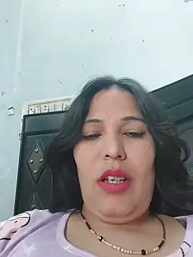 Snapshot of Poojabhabi101 chatting on 06-22-26, 06:32 Poojabhabi101 online show from 06-22-26, 06:32