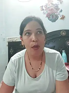 Snapshot of Poojabhabi101 chatting on 06-23-26, 08:23 Poojabhabi101 online show from 06-23-26, 08:23