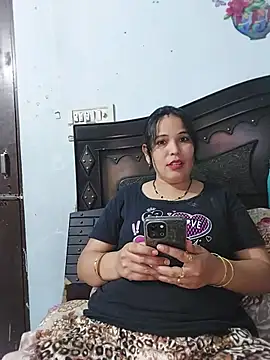 Snapshot of Poojabhabi101 chatting on 06-18-26, 07:29 Poojabhabi101 online show from 06-18-26, 07:29